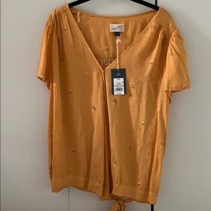 Short sleeve never worn blouse